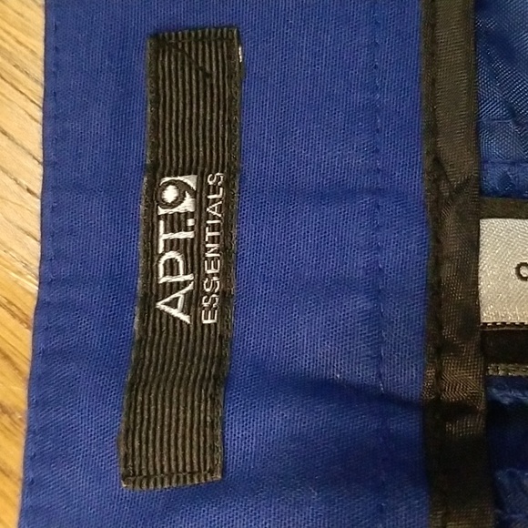 Apt.9 shorts - Picture 2 of 5